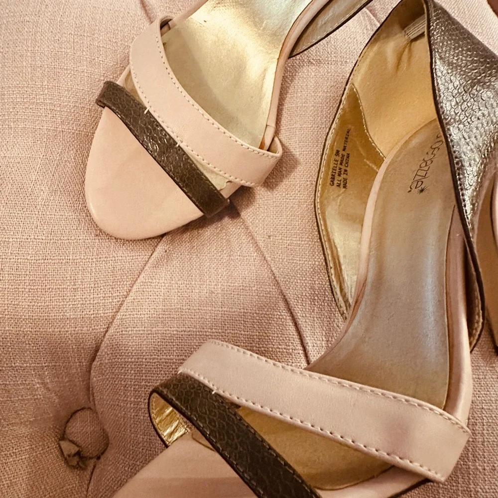 Shoe Dazzle Cream and Brown High Heels with Bold Contrast - Picture 4 of 6